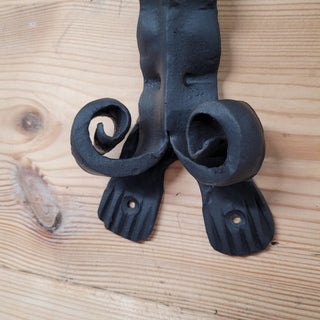 Hand Forged Wrought Iron Bull Head Door Pull – Rustic Farmhouse Handle for Barn, Gate, or Cabin – Blacksmith-Made Viking Style Hardware