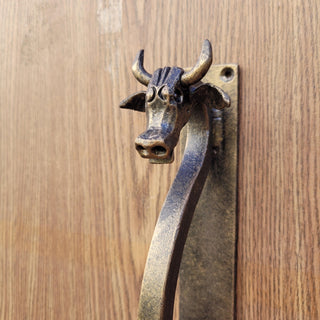 Hand-Forged Wrought Iron Cow Head Door Handle: Rustic Farmhouse Decor (bronze, 11.81" long)