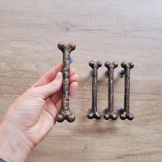 Forged Bone Door Handle: Black Metal Cabinet Drawer Pull (bronze)