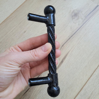 Twisted Iron Cabinet Handle – Black Metal Drawer Pull for Rustic Furniture