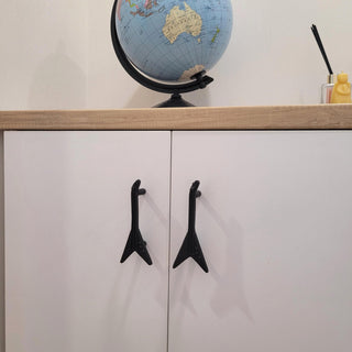 Guitar Cabinet Handle – Black Metal Drawer Pull for Music Lovers