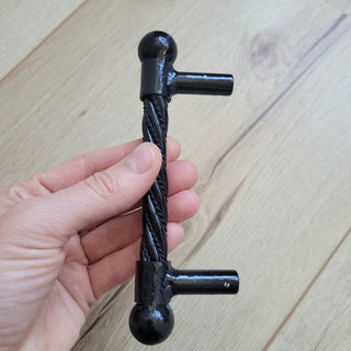 Twisted Iron Cabinet Handle – Black Metal Drawer Pull for Rustic Furniture