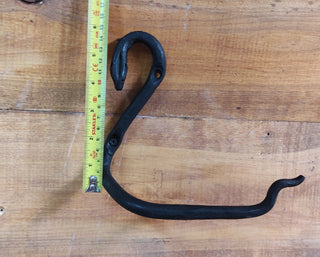 Wrought Iron Snake Toilet Paper Holder: Black Metal Wall Decor