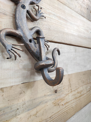 Handmade Forged Lizard Wall Hook: Metal Clothes Hook