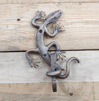 Handmade Forged Lizard Wall Hook: Metal Clothes Hook