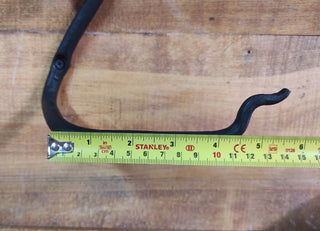 Wrought Iron Snake Toilet Paper Holder: Black Metal Wall Decor