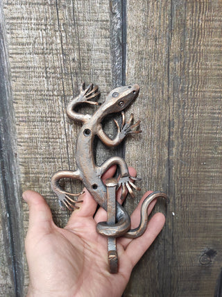 Handmade Forged Lizard Wall Hook: Metal Clothes Hook