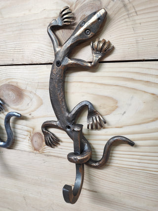 Handmade Forged Lizard Wall Hook: Metal Clothes Hook