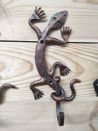 Handmade Forged Lizard Wall Hook: Metal Clothes Hook