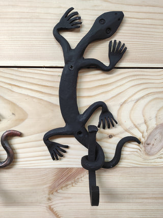 Handmade Forged Lizard Wall Hook: Metal Clothes Hook