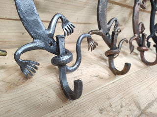 Handmade Forged Lizard Wall Hook: Metal Clothes Hook