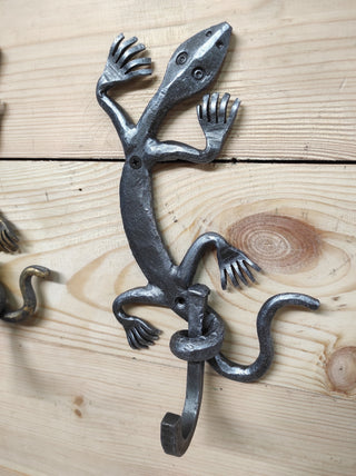 Handmade Forged Lizard Wall Hook: Metal Clothes Hook
