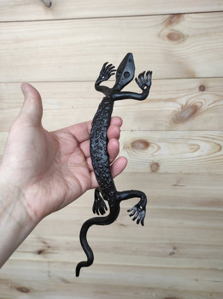 Lizard door handle, door pull, metal handle, barn door handle, hand forged handle