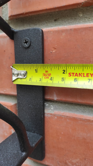 Plant Hangers Metal bracket for hanging pots in minimalist style