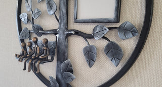 Hand Forged Family Tree Metal Photo Frame: Personalized Home Decor
