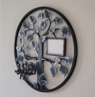 Hand Forged Family Tree Metal Photo Frame: Personalized Home Decor