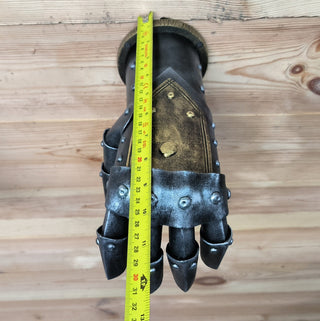 Handmade Knight Hands Axe Holder: Iron Wall Decor