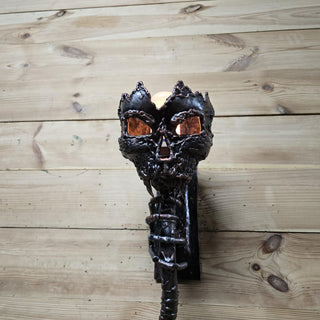 Skull-shaped wall lamp for fantasy room decoration