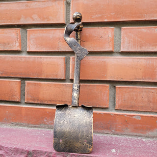 Forged Shovel Door Handle – Handcrafted Iron Spade Pull for Rustic and Vintage Doors