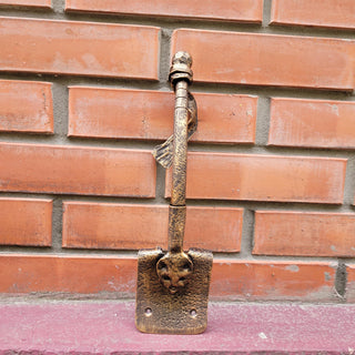 Forged Shovel Door Handle – Handcrafted Iron Spade Pull for Rustic and Vintage Doors