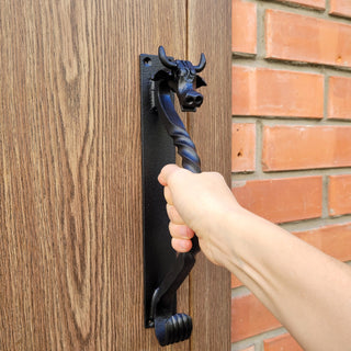 Hand-Forged Wrought Iron Cow Head Door Handle: Rustic Farmhouse Decor (black, 11.81" long)