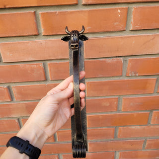 Hand-Forged Wrought Iron Cow Head Door Handle: Rustic Farmhouse Decor (bronze, 11.81" long)