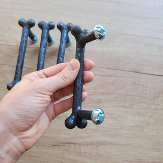 Forged Bone Door Handle: Black Metal Cabinet Drawer Pull (silver)