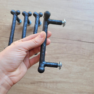 Forged Bone Door Handle: Black Metal Cabinet Drawer Pull (silver)