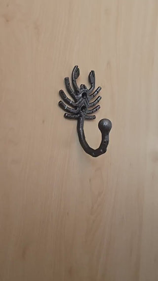 Handmade Scorpion Iron Wall Hook: Robe, Kitchen, Hallway